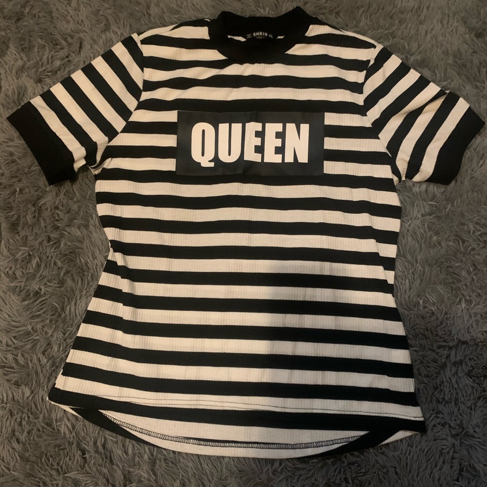 Black and white striped Queen Fashionable shirt !